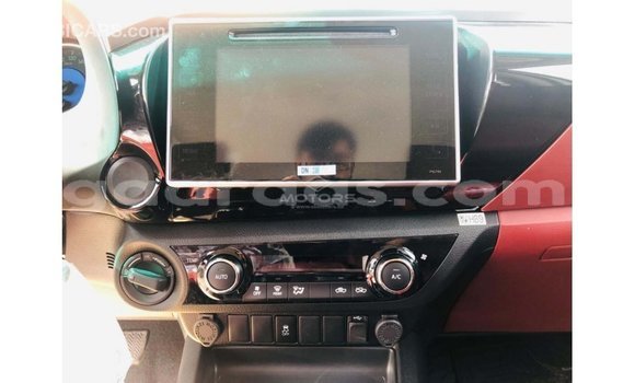 Dieundeu Imported Toyota Hilux White Auto in Import - Dubai in Dakar Dieundeu Imported Toyota Hilux White Auto in Import - Dubai in Dakar