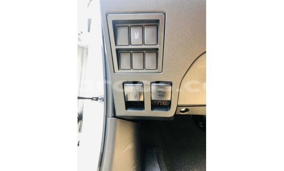 Dieundeu Imported Toyota Hilux White Auto in Import - Dubai in Dakar Dieundeu Imported Toyota Hilux White Auto in Import - Dubai in Dakar