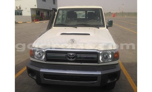 Acheter Import Voiture Toyota Land Cruiser Blanc à Import - Dubai, Dakar