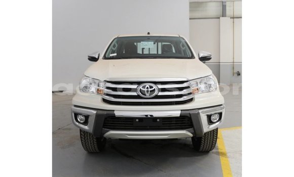 Acheter Import Voiture Toyota Hilux Blanc à Import - Dubai, Dakar