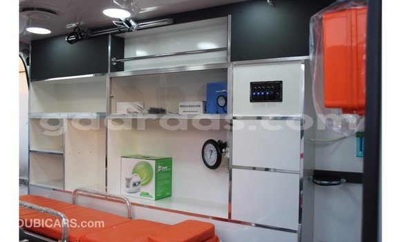 Dieundeu Imported Toyota Hiace White Auto in Import - Dubai in Dakar Dieundeu Imported Toyota Hiace White Auto in Import - Dubai in Dakar