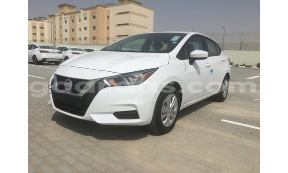 Acheter Import Voiture Nissan Sunny Blanc à Import - Dubai, Dakar