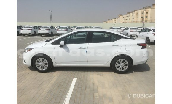 Acheter Import Voiture Nissan Sunny Blanc à Import - Dubai, Dakar Acheter Import Voiture Nissan Sunny Blanc à Import - Dubai, Dakar