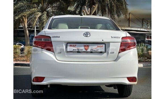 Acheter Import Voiture Toyota Yaris Blanc à Import - Dubai, Dakar Acheter Import Voiture Toyota Yaris Blanc à Import - Dubai, Dakar