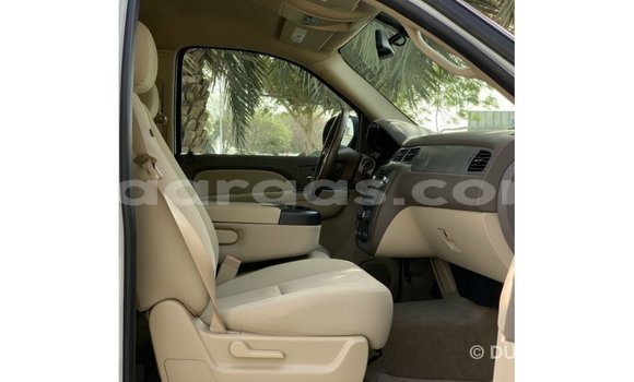 Acheter Import Voiture Chevrolet Tahoe Blanc à Import - Dubai, Dakar Acheter Import Voiture Chevrolet Tahoe Blanc à Import - Dubai, Dakar