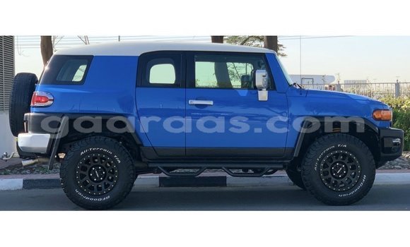 Acheter Import Voiture Toyota FJ Cruiser Bleu à Import - Dubai, Dakar Acheter Import Voiture Toyota FJ Cruiser Bleu à Import - Dubai, Dakar