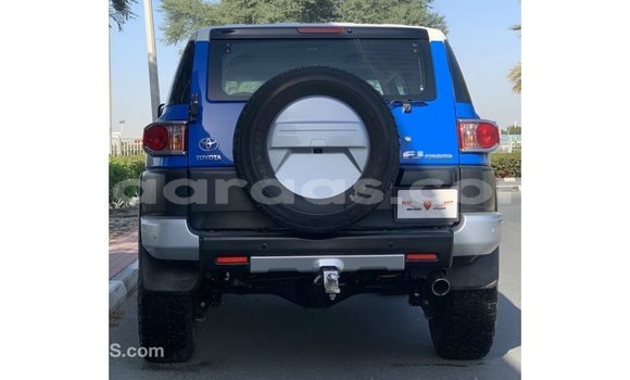 Acheter Import Voiture Toyota FJ Cruiser Bleu à Import - Dubai, Dakar Acheter Import Voiture Toyota FJ Cruiser Bleu à Import - Dubai, Dakar