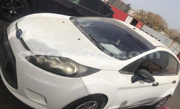 Acheter Occasion Voiture Ford Fiesta Blanc à Bakel, Tambacounda