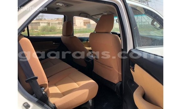 Acheter Import Voiture Toyota Fortuner Blanc à Import - Dubai, Dakar Acheter Import Voiture Toyota Fortuner Blanc à Import - Dubai, Dakar