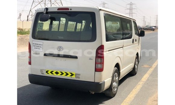 Buy Import Toyota Hiace White Car in Import - Dubai in Dakar Buy Import Toyota Hiace White Car in Import - Dubai in Dakar