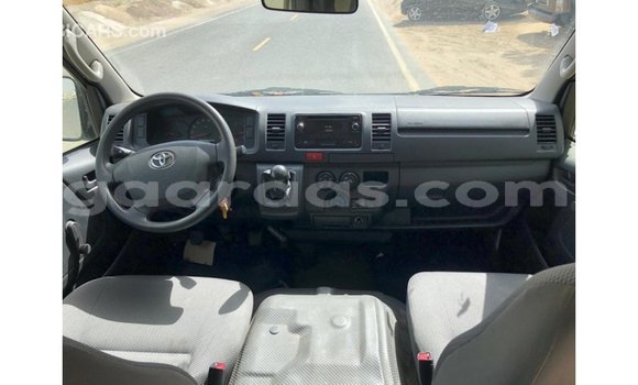 Buy Import Toyota Hiace White Car in Import - Dubai in Dakar Buy Import Toyota Hiace White Car in Import - Dubai in Dakar