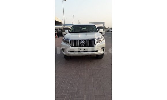 Acheter Import Voiture Toyota Prado Blanc à Import - Dubai, Dakar