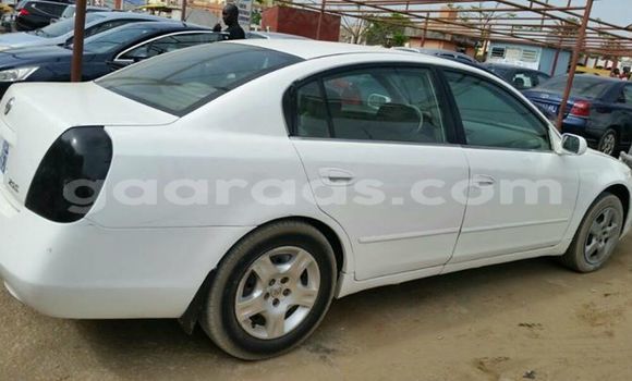 Buy Used Nissan Altima White Car in Dakar in Dakar Buy Used Nissan Altima White Car in Dakar in Dakar