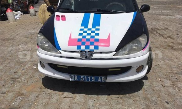 Buy Used Peugeot 206 White Car in Dakar in Dakar Buy Used Peugeot 206 White Car in Dakar in Dakar