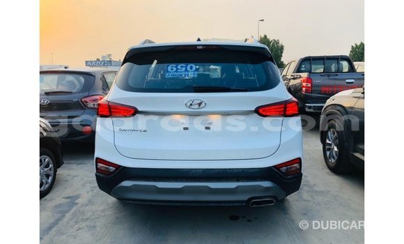Dieundeu Imported Hyundai Santa Fe White Auto in Import - Dubai in Dakar Dieundeu Imported Hyundai Santa Fe White Auto in Import - Dubai in Dakar