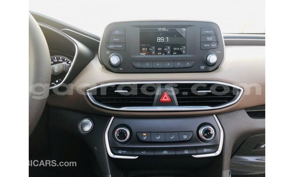 Dieundeu Imported Hyundai Santa Fe White Auto in Import - Dubai in Dakar Dieundeu Imported Hyundai Santa Fe White Auto in Import - Dubai in Dakar